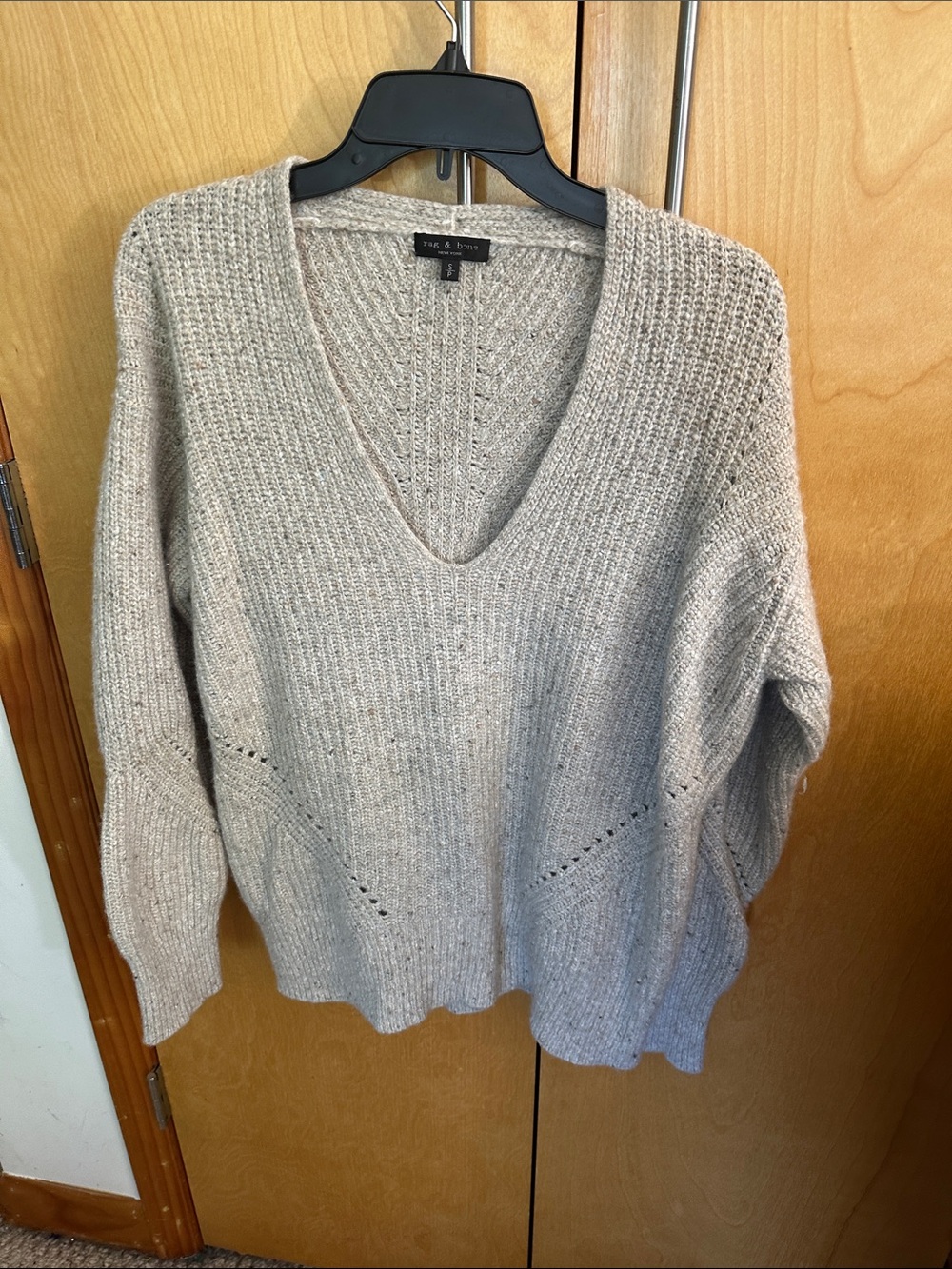 Rag & bone. V Neck Knit Sweater in Light Beige new oversized $248 retail